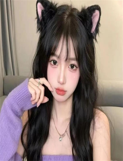 商业的《响聊聊第2季》电影与电视剧比较：媒介差异与叙事特点